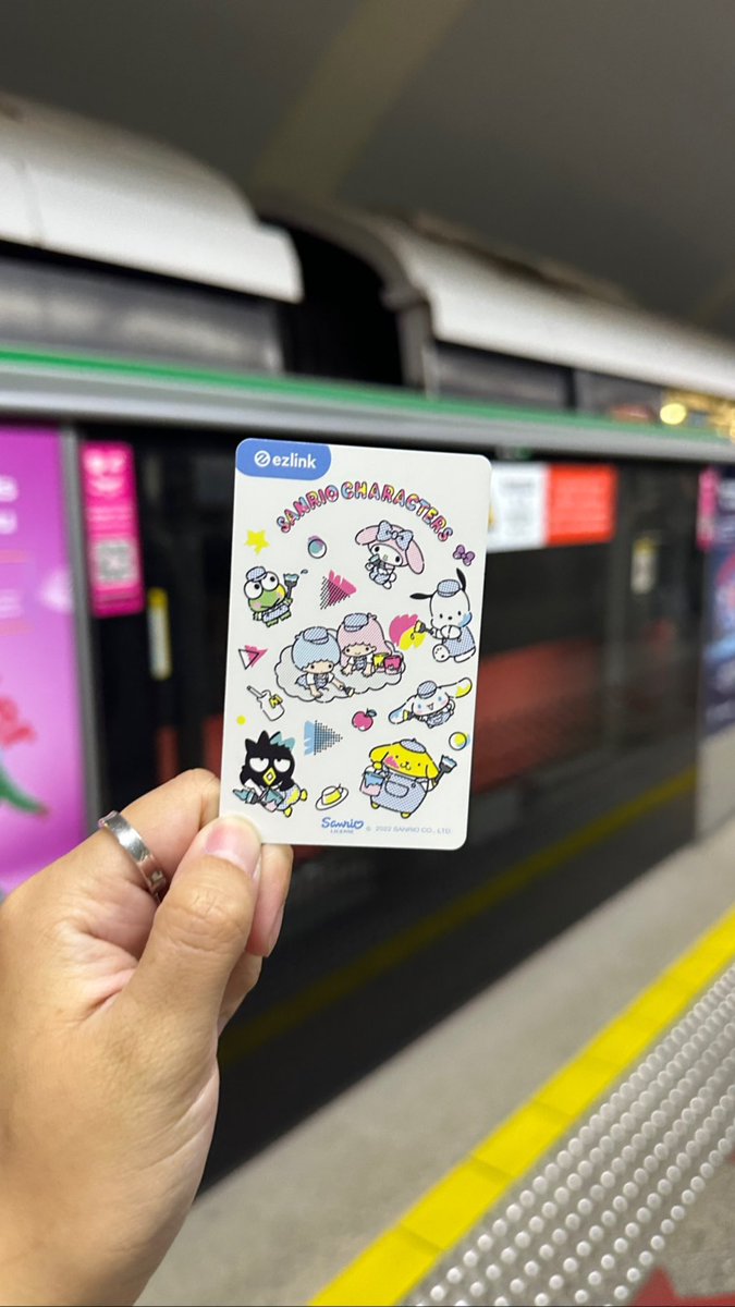 neshiba17's tweet photo. In SG after 5 years! I'm gonna stay off social media for awhile (except ig) and enjoy this vacation. I'll probably delete several apps including this. 👋 https://t.co/e0gADj7Pqz