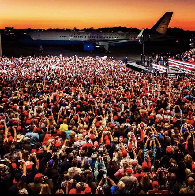 @GovChristie 🤣😂😹😂🤣. Let’s see, maybe 50 people there!? Here’s what real candidate support looks like. You’ll never come close, be president or anything else of importance.