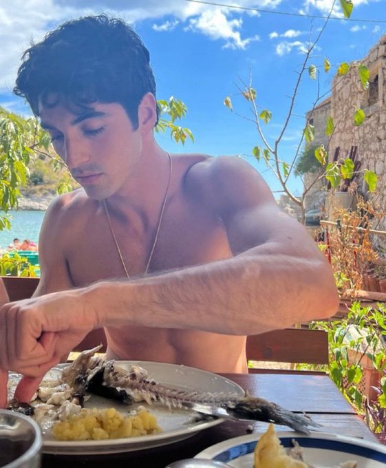 ele &eacute; meu namorado e nem sabe https://t.co/f25ogSppLb