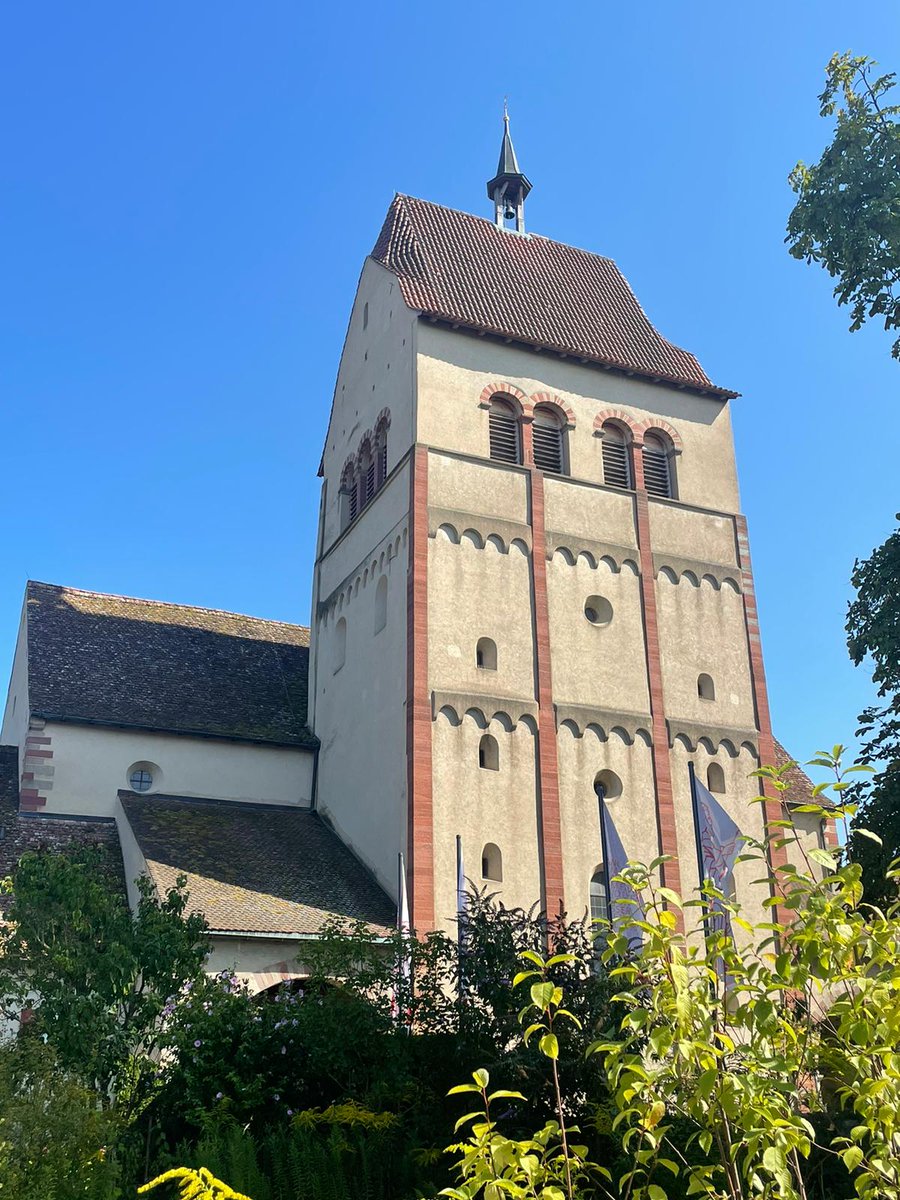 Evening All or rather Guten Abend!
Colin's getting ever nearer to home - he's now in beautiful Reichenau in Germany. 
Currently over 2100 miles in with around 600 to get home he's a #blazingsaddlesfive legend 
Get home soon Col #wherescolin #rometohome one man left behind 🔥🚴‍♀️🤟