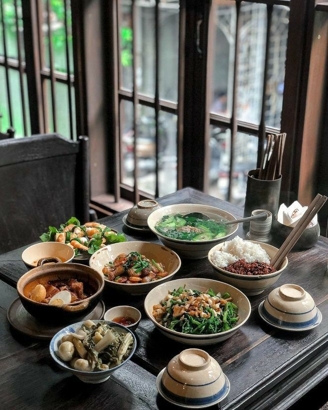 This is a Vietnamese meal with savory dishes, stir-fry, soup, and rice. Have you ever try a Vietnamese meal yet?
--------------
#Travel #Vietnam #Food #cuisine #vietnamtravel #Foodie #hochiminhcity #mekongdelta #Vietnamese #Vietnamesecuisine #traveltips