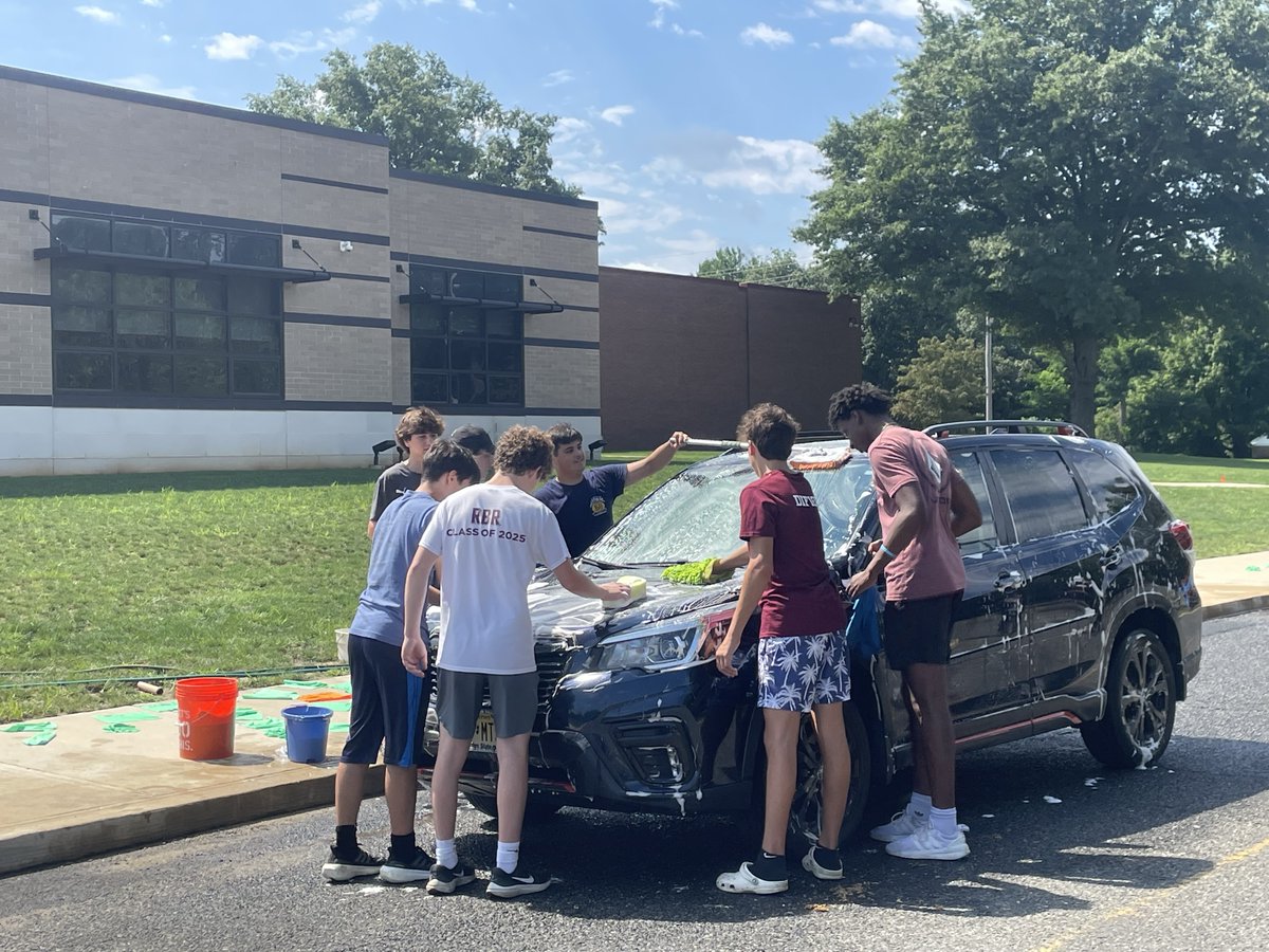 RBRicehockey's tweet photo. Working hard to get your car sparkling clean! Stop by RBR for a wash - we're here until 1 p.m. and all funds go to the team for their upcoming season! #redbankregional #rbrbucsicehockey #redbanknj #littlesilvernj #shrewsburynj #rbr #gobucs #rbrbucs https://t.co/8HyShIAQLF