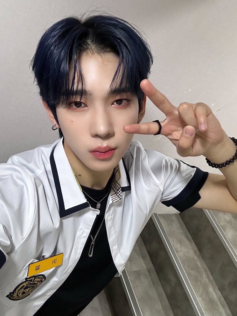 [#카엘]
“나 좋아하지 마.”
“그게 뭔데.”
“나 좋아하지 말라고.”
“그거 어떻게 하는 건데.”

#루네이트 #LUN8 #Chael #그게뭔데