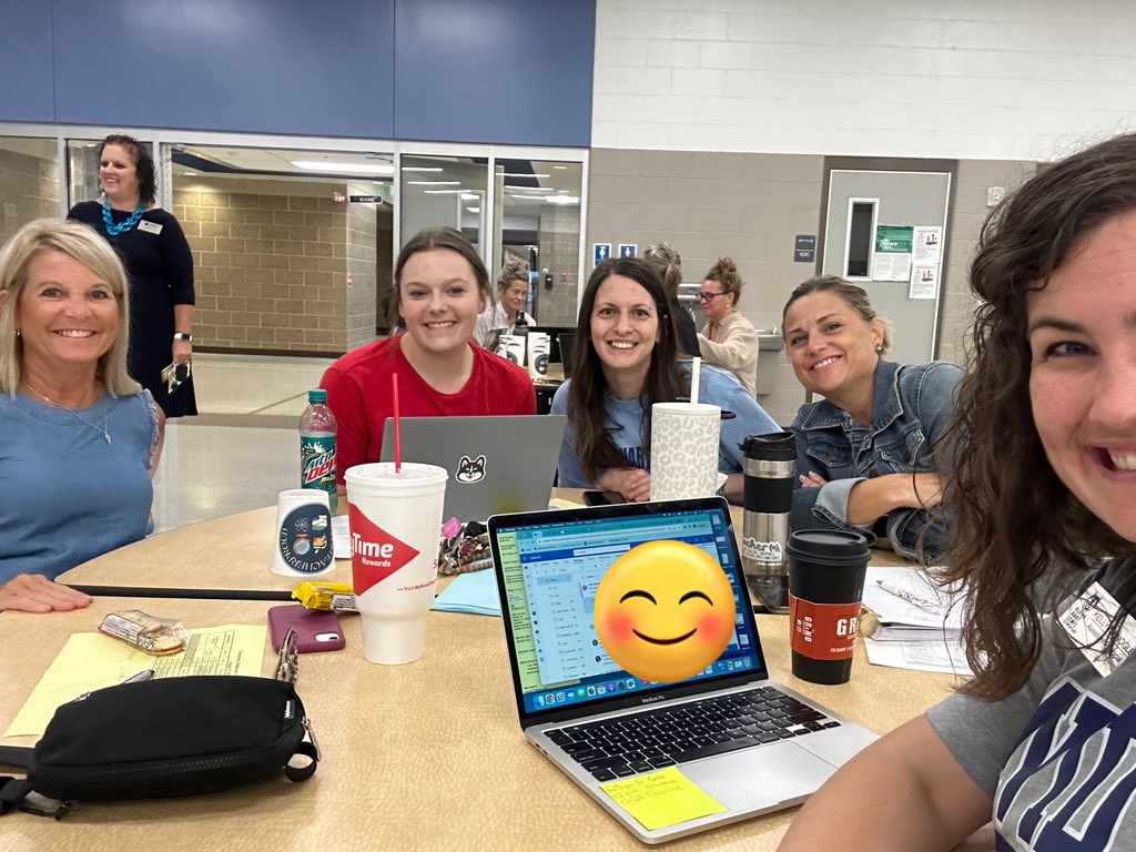 Kelly_Isenogle's tweet photo. Shoutout to @CPSLanguageArts for modeling so many #AVID4Possibility strategies in our PD. #cpsbest #AHL_AVID #TrustyHuskies https://t.co/KAWn5EVqp8