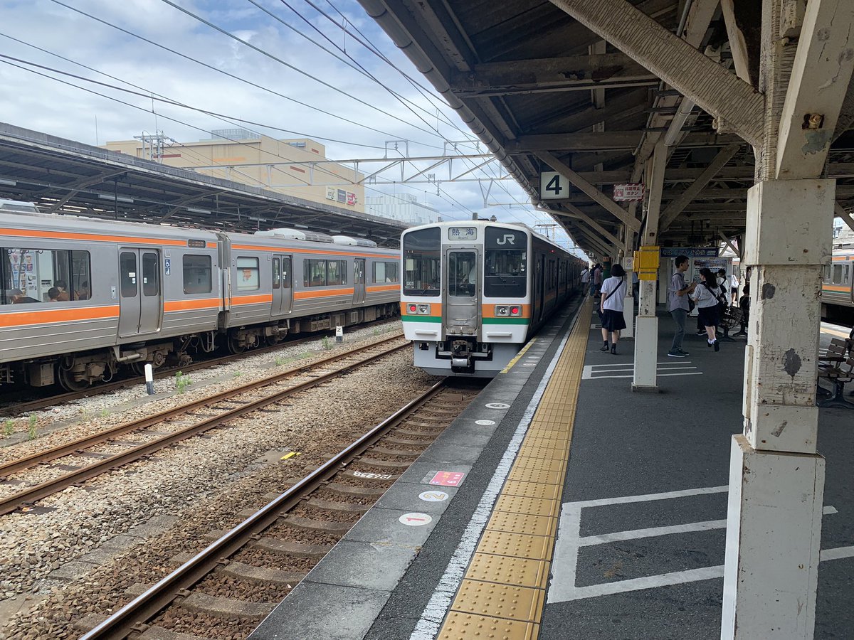 もうそろそろ211系もいなくなってしまうのか、なんか寂しいな。