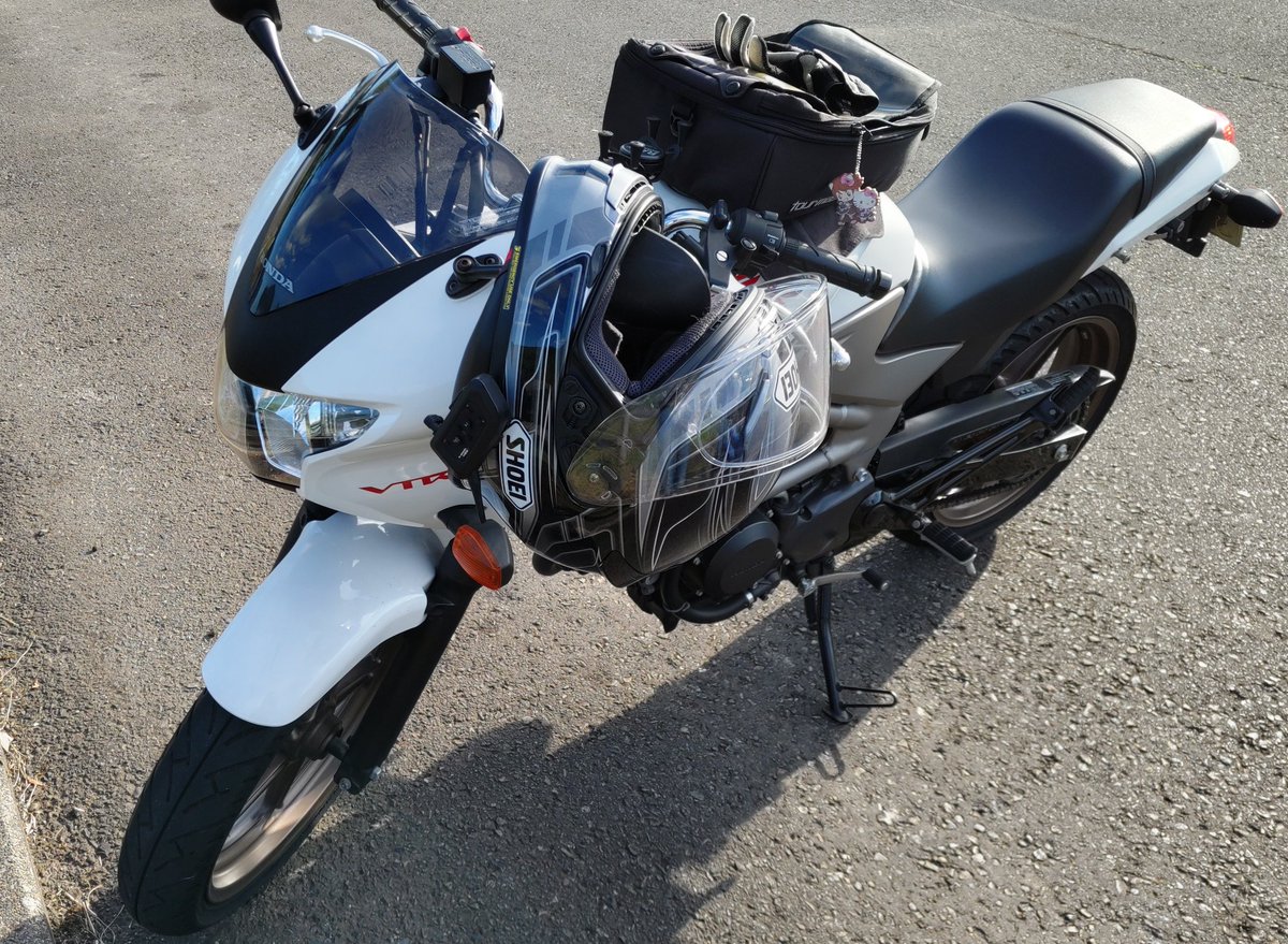 #バイク乗りとして軽く自己紹介

名前: suzuki
年齢: サンマル
性別: 女
住み: 神奈川
車種: #VTR250F
身長: 163cm
好き: 車、ドライブ、バイク、ツーリング
一言: 年齢上がったので更新です！
最近、バイク乗れてないですが、宮ヶ瀬、道志、横浜辺りを走ります🏍
よろしくお願いします！