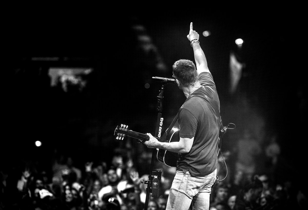 ericchurch's tweet image. Night 19 of #TheOutsidersRevivalTour 8.17.23 // Orange Beach, AL (Night 1) // The Wharf Amphitheater

Read the show recap and more about #OutsidersRadio in this article by @jadamlucas : ericchurch.com/news/OrangeBea…

📷: Anthony D'Angio