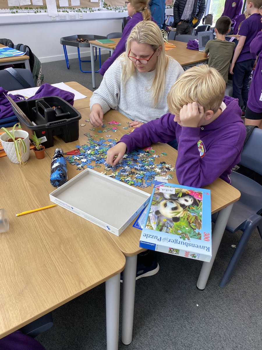 KinrossPrimaryS's tweet photo. Lovely to welcome so many families in for ‘Meet the Teacher’ this afternoon. A great turn out to finish off the first week. #teamwork #wellbeing https://t.co/C76LR6hsrt