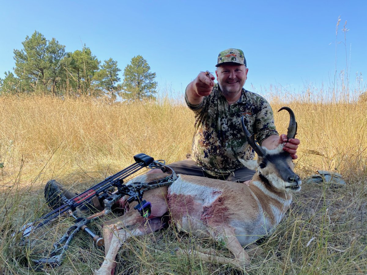 Flying_Arrow_1's tweet photo. Speed goat time!! 🏹🤘 
#flyingarrowarchery #elementseriesarrow #jupiterlightednocks #speedgoats #bowhunter https://t.co/uKdf3lypV7