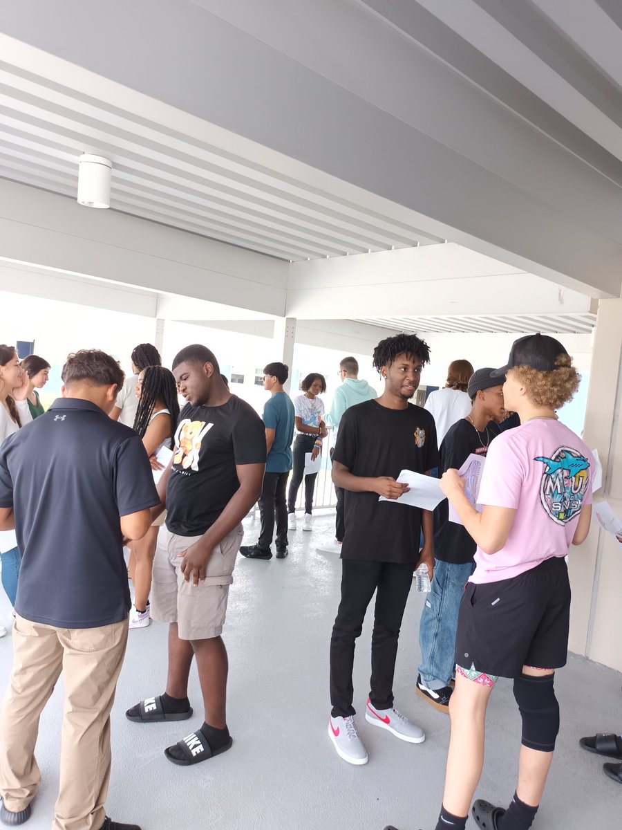 We took our community building outside today so all voices could be heard. Students utilized an inside/outside circle to present the sneaker projects that reflect who they are. #communitybuilder  #SumnerStrong @HCPS_SumnerHS