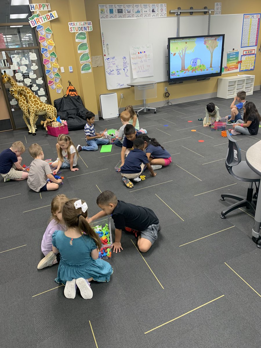 Alexa Barker (@mrsbarker_can) on Twitter photo This week we learned how to sort using different attributes! #cankinder #becannonproud <a href="/canSTEM/">Cannon Cubs</a> This week we learned how to sort using different attributes! #cankinder #becannonproud <a href="/canSTEM/">Cannon Cubs</a>