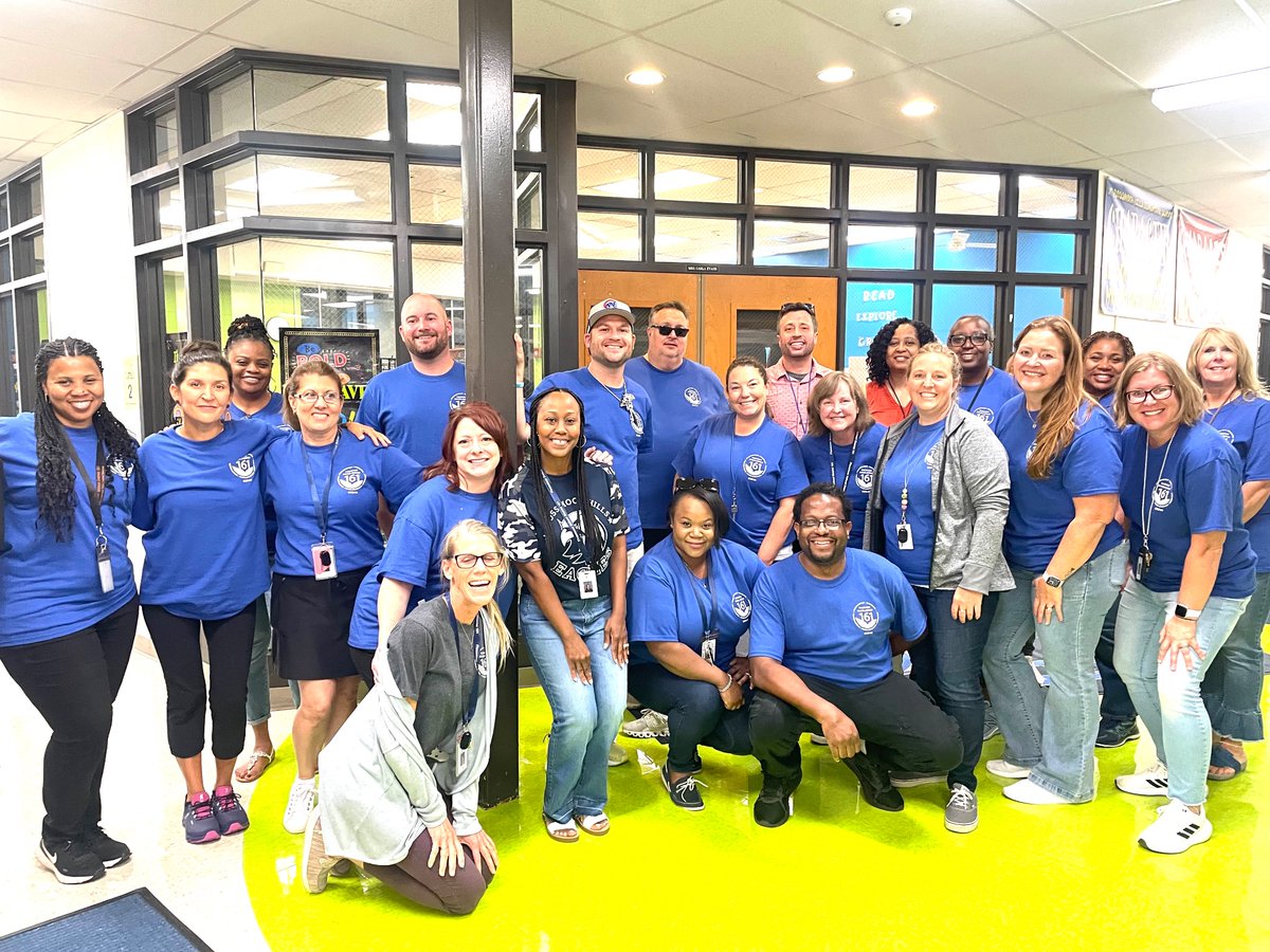 Flossmoor Hills is bringing their “A” Game this year! We are One Team with One Dream!!