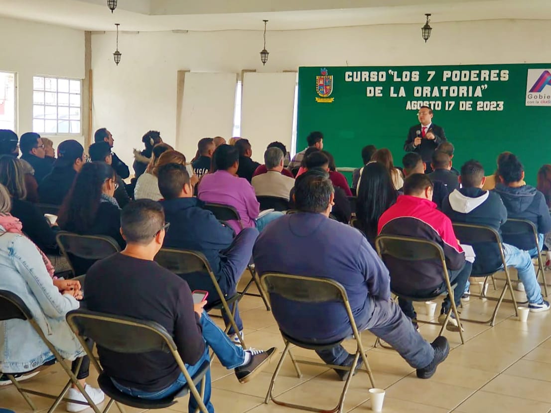 DianaStephanyLG's tweet photo. El día de ayer visitamos el Centro Municipal de Cultura y Arte #CEMCA donde impartimos el curso “Los 7 poderes de la oratoria”🗣️Cada palabra tiene el potencial de tejer historias, impulsar cambios y fortalecer los #derechos🕊️ ¡Sigamos hablando por un mejor #AtizapánDeZaragoza! https://t.co/K6XS8u5mcD
