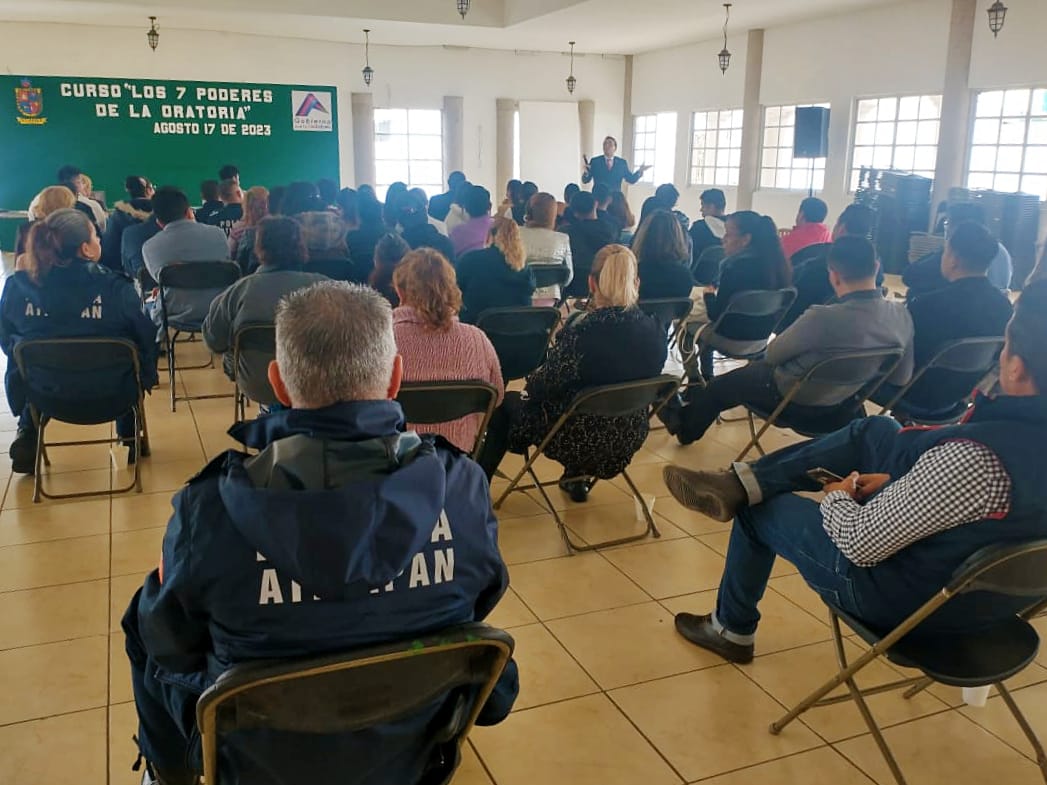 DianaStephanyLG's tweet photo. El día de ayer visitamos el Centro Municipal de Cultura y Arte #CEMCA donde impartimos el curso “Los 7 poderes de la oratoria”🗣️Cada palabra tiene el potencial de tejer historias, impulsar cambios y fortalecer los #derechos🕊️ ¡Sigamos hablando por un mejor #AtizapánDeZaragoza! https://t.co/K6XS8u5mcD