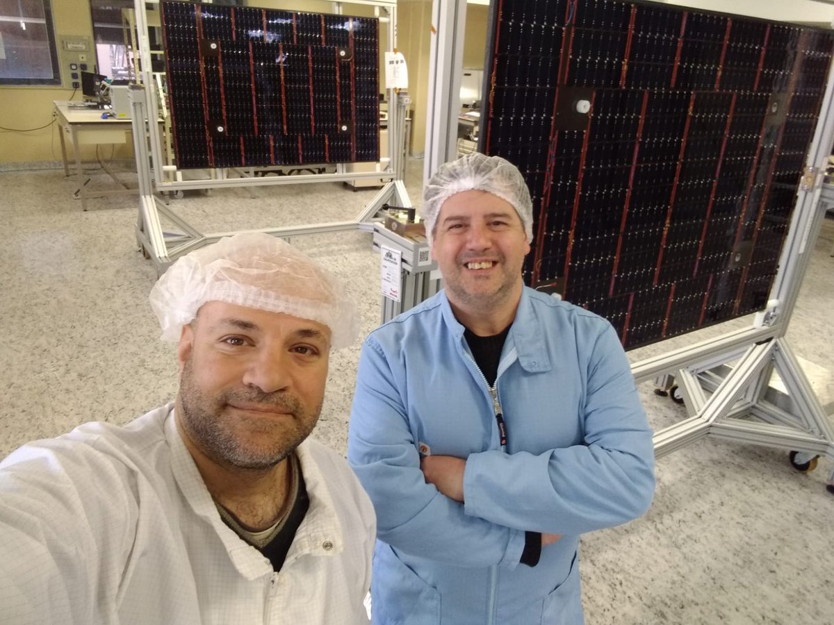 dcordovaok's tweet photo. Visitando #CONEA donde se armaron los paneles solares 3 y 4 del #SABIAmar (1 y 2 ya están #INVAP) el próximo satélite que #CONAE pondrá en órbita en febrero de 2025 para estudiar el Océano Atlántico Sur. Gracias por la invitación Hernán Socolovsky ! https://t.co/9Yq5pOT1as