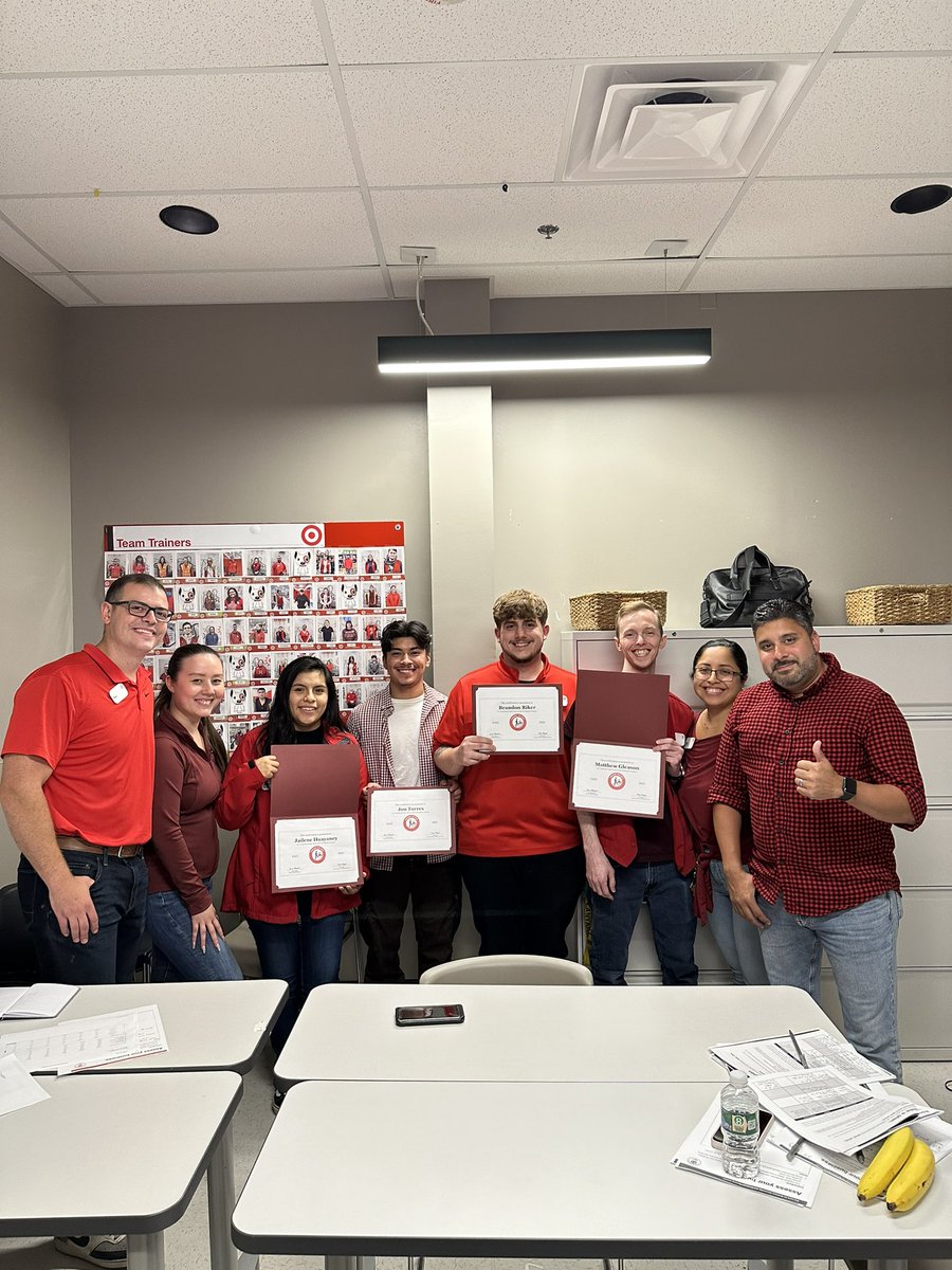 danrussak's tweet image. What an incredible day teaching business ownership with  @kenfiggs @JennyTGT! Congrats to Jailene, Jon, Brandon and Matt on PFN! We are so excited for your future as you continue to grow and develop!!  @Jesse_NER  @TinaFromTarget  #WorkSomewhereYouLove #Talent #Development #D455