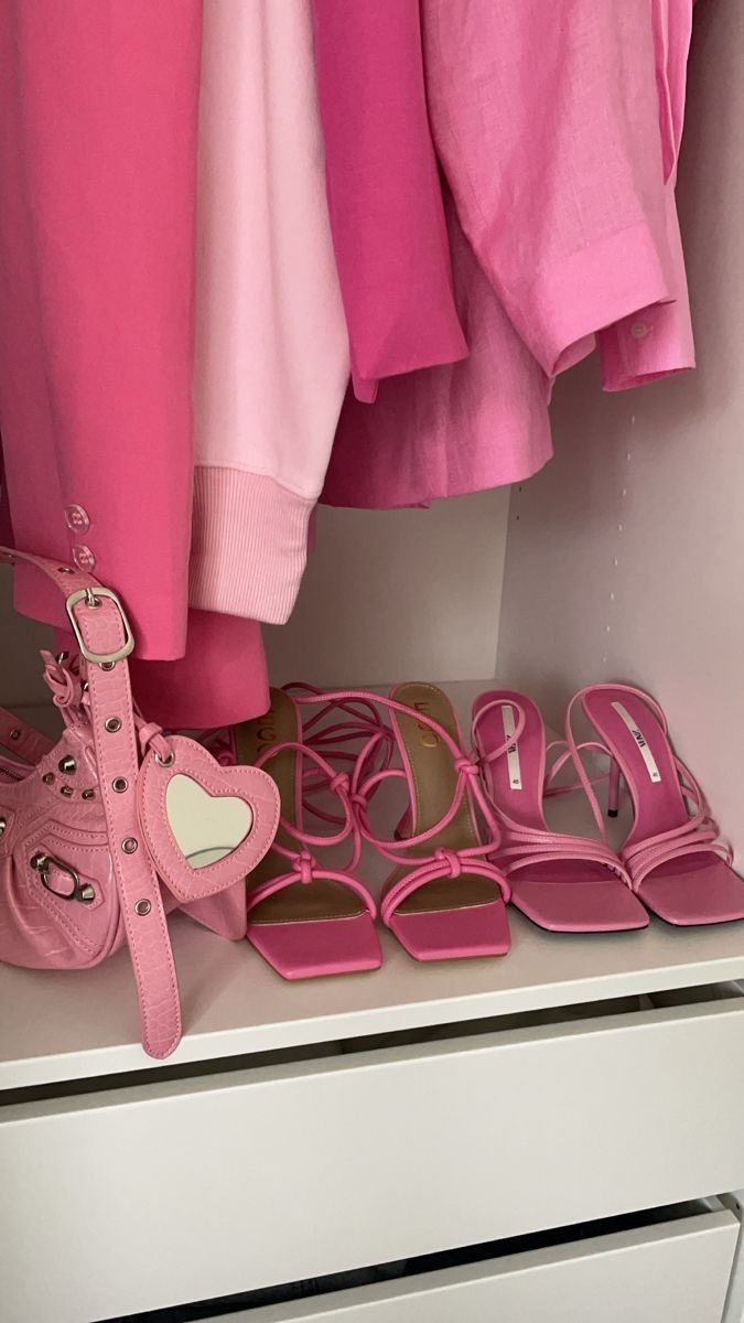 uglypix's tweet photo. everything looks better in pink https://t.co/N9Mg3SGbCZ