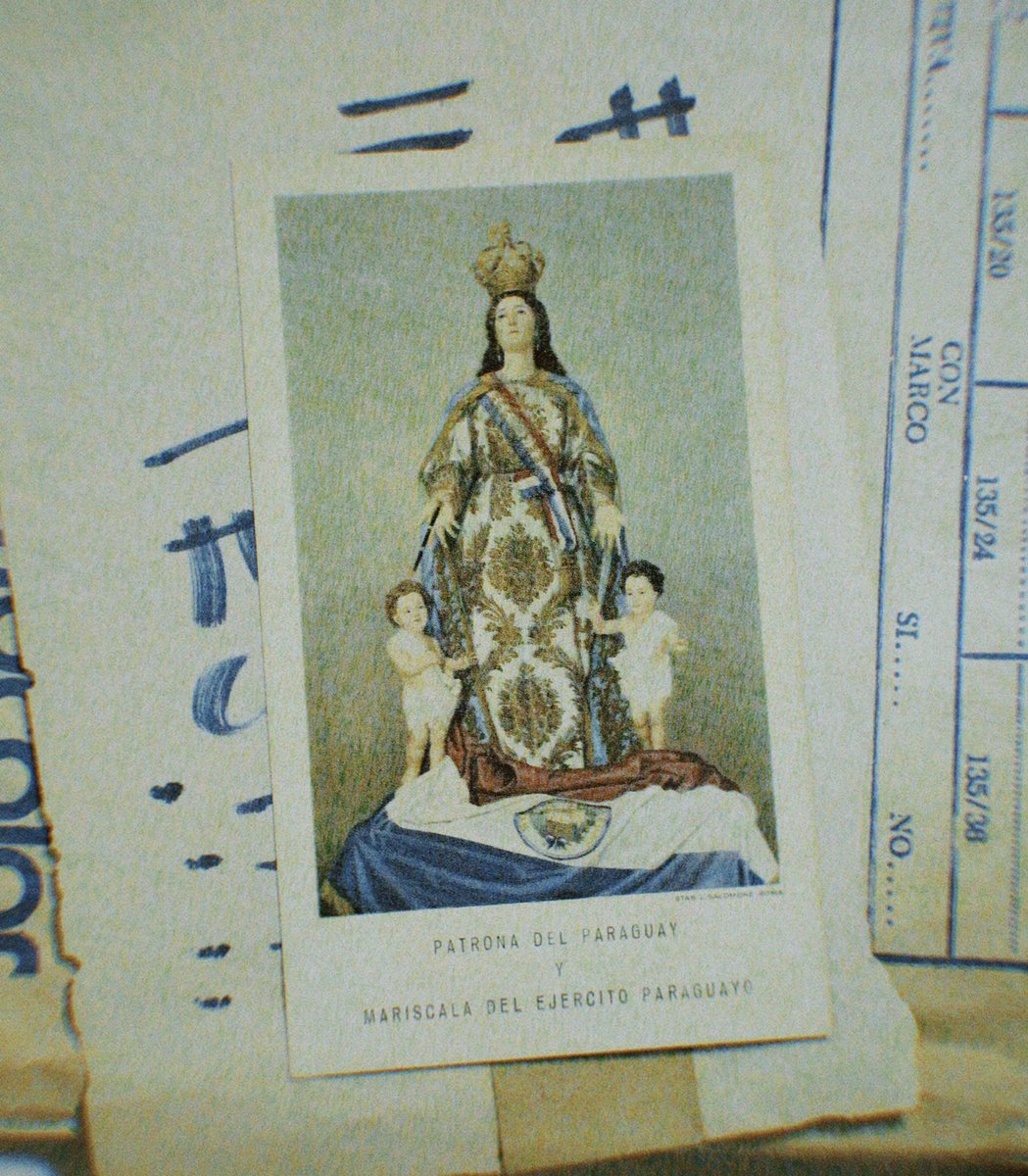 #ColecciónPusineri│Piezas Asuncenas

Don Carlos tenía una fascinación especial por la Fundación de Asuncion, por lo que coleccionó varias piezas que tiene que ver con éstas fechas.

1- Escudo de Asunción enmarcado
2- Estampa antigua de La Virgen de la Asunción