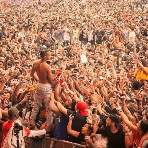 atiofficial_'s tweet photo. Crowd control 🔥 https://t.co/JUCsaz9bS0