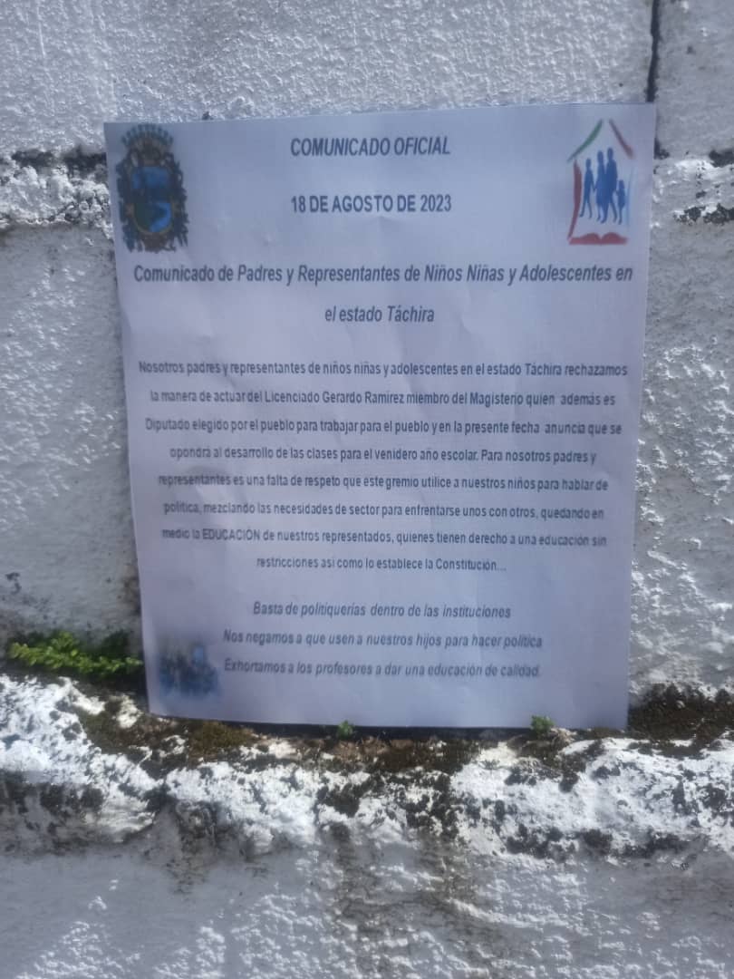 yeritzadelcarm1's tweet photo. Padres y representantes rechaza. Que un minúsculo grupo de profesores quieran politizar la educación de nuestros hijo, ya basta Sr. Gerardo Ramírez, meterse a politico abiertamente y listo. https://t.co/UAZ6eiJ9Fu