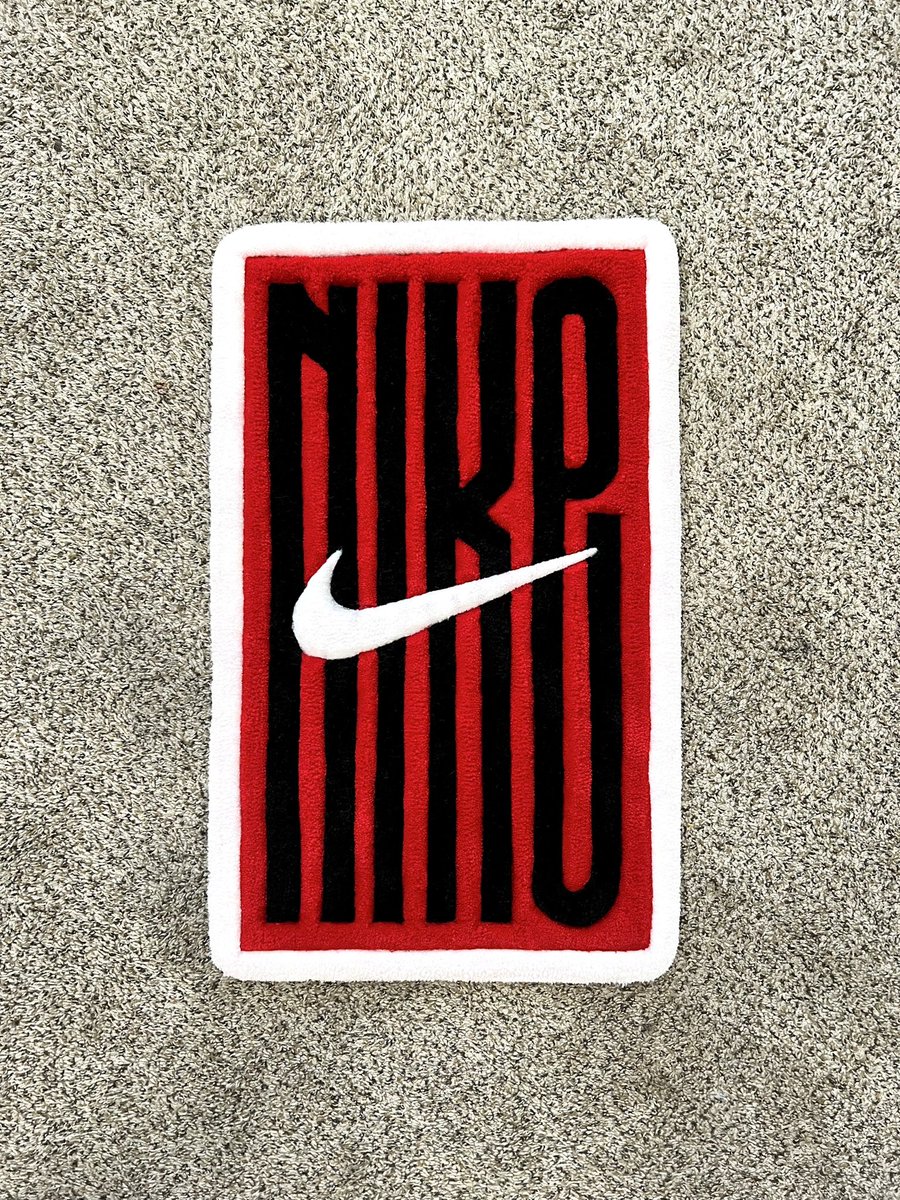 Stretched Nike Rug ✔️

🚨 FOR SALE 🚨
📏 30 in. x 19 in. 
📨 DM to purchase!

.
.
.
.
.
.
.
.

#tuftedrug #customrug #rugtufting #tufted #tufting #custom #tufttheworld #tuftinggun #rug #homedecor #decor #handmade #diy #interiordesign #nike #justdoit #swoosh #jordan