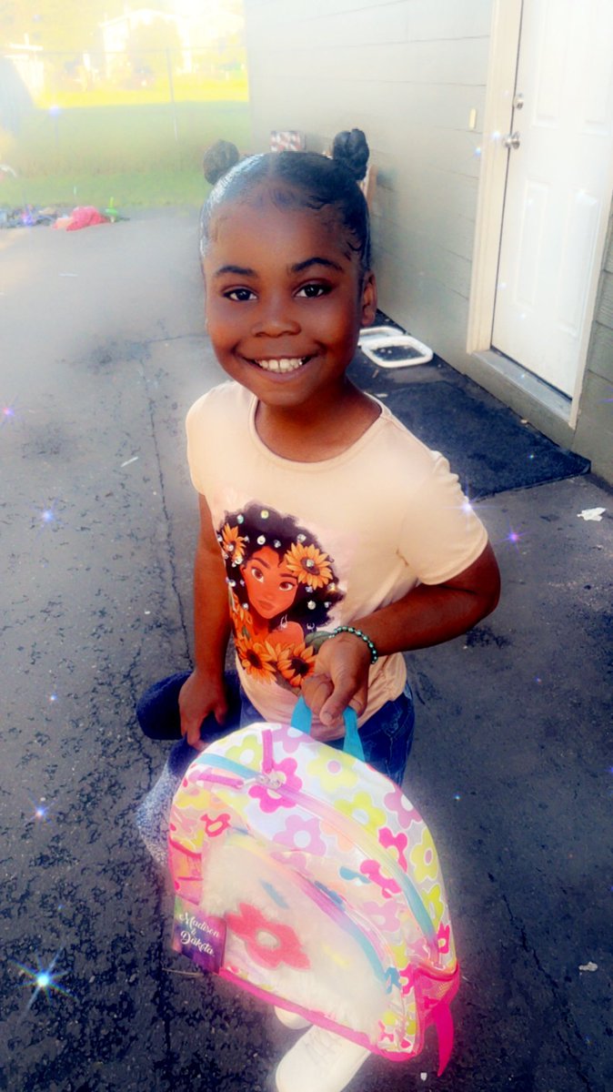InTriguEe907's tweet photo. First day of school I love my niece and my littles๐ซถ๐พ๐ค๐คโค๏ธ๐#ASDRocks https://t.co/Gh9YbZzvlc
