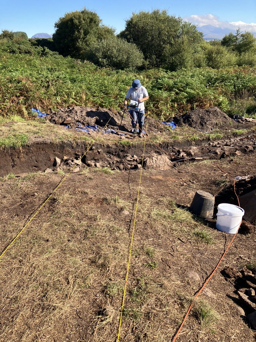 I love these photos of Darko Maricevic doing geophysics around Trench 1 at #Drumadoon2023. He’s an eccentric genius!