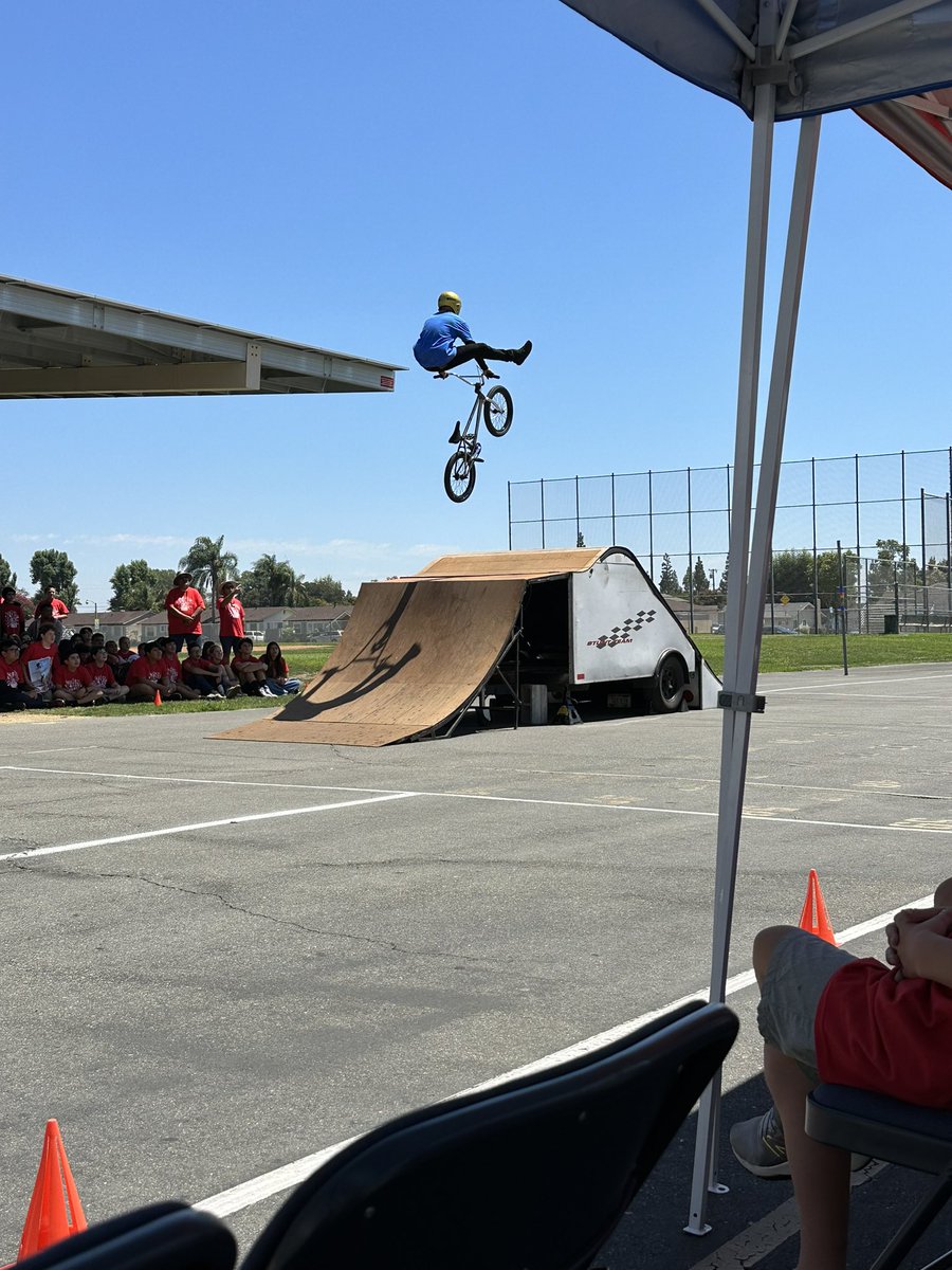 Ladera Vista Junior High is where it’s at on a Friday afternoon for LVAPalooza. BMX assembly for the win! Awesome messages of community building and incredible stunts #FSDlearns #FSDsel #SEL
@fullertonsd #FSDPBIS #FSDconnects