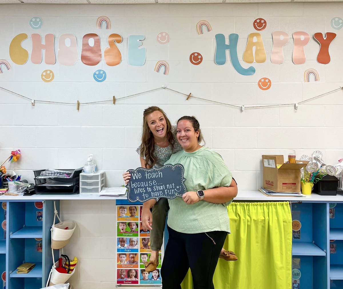 CarlenaSheeran's tweet photo. The #HCSPreschool Team of Chelsey Ritchie & Teresa Magner @CreeksideCubs1 love to teach children to love learning & to have fun each day! 🩵🐻💛 They are ready for the #BittyBruins to start preschool! 👫🏽#HCSBetterTogether #TeacherStatuesOfLiberty #BittyBruins #ReadyForPreK https://t.co/BlKoBsWisG