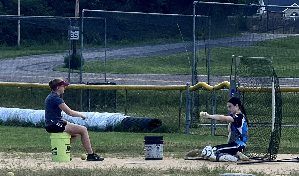 HaileyPinson39's tweet photo. Day one of the @THEAACCC_  camp in PA so happy to be working with these amazing coaches and learning so much! @PennStateSB @RecruitedByGTSB @SBRRetweets @DartmouthSball @MU_SpartanSB @Delaware_SB @D1Softball @CoachFuller7 @svsu_ryan @UOrangemen #uncommitted #Catchers #softball https://t.co/MFEgjOXkYC
