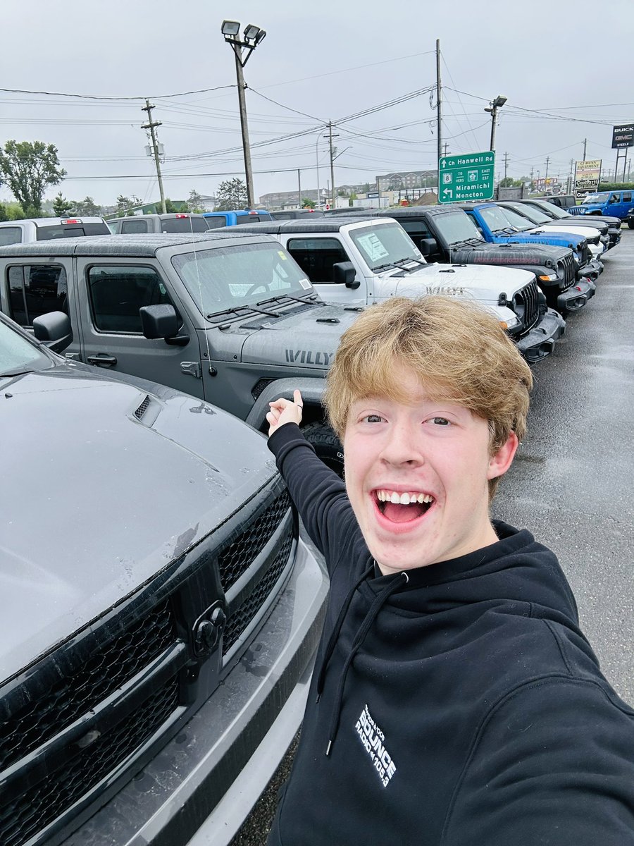 BounceRadio1053's tweet photo. 🚨RETWEET TO WIN A PIZZA OVEN🚨

Fairview Chrysler Dodge Jeep is FULL of AMAZING DEALS🤑 I’m talking about 20% OFF Classic trucks, $10,000 OFF Sports and $10,000 OFF Rebels🤯🤯🤯 And… they’ve got the NEW 2024 WRANGLER TO CHECK OUT‼️🛻

-Noah😎 https://t.co/05LuasREAG