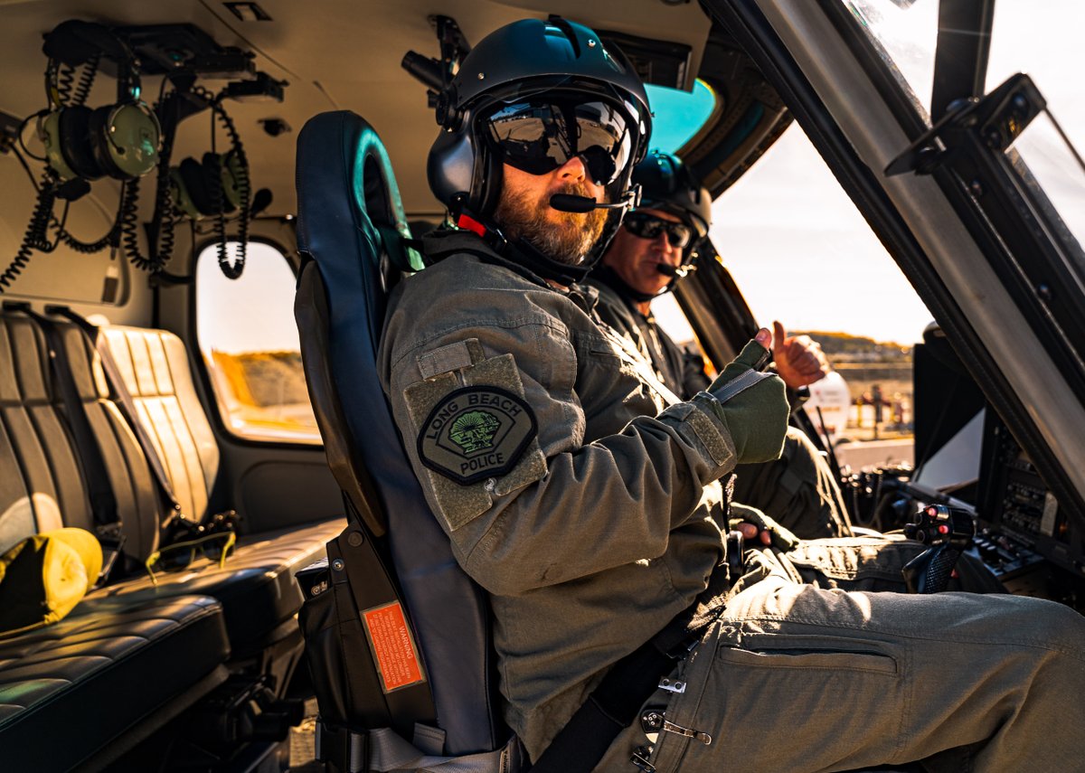 LBPD's tweet image. Are you ready to soar into a career in Law Enforcement?🚁 
 
The #LBPD is hiring, and there’s no better place to work whether you’re looking to apply to be a sworn officer or join our professional staff. 👮 

Start the process today by visiting bit.ly/JOINLBPD
#JOINLBPD