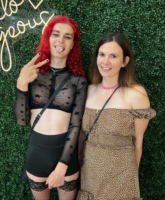 Nikki Sapphire $5 Onlyfans’s pics and videos