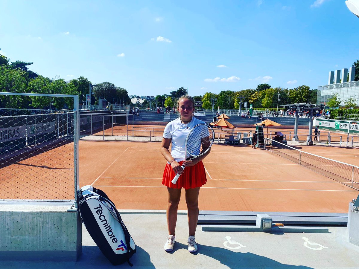 🤩 La superbe performance d’Alice Battesti !

🏆 Grâce à une semaine de très haut niveau, la pensionnaire du TC Mezzavia s’est qualifiée pour la finale des Championnats de France à Roland Garros dans la catégorie 17/18 ans !

⏰ RDV demain pour le titre !

Forza Alice 💪