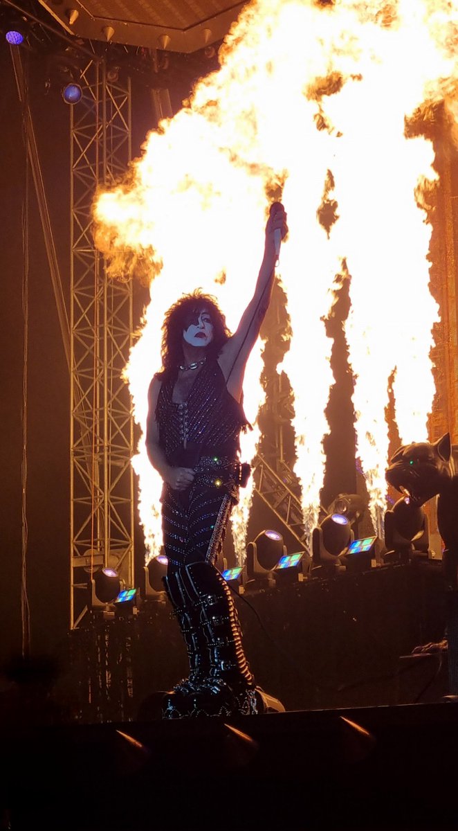 jj_thun's tweet photo. @kiss I WAS THERE 🤘 https://t.co/5hKnzYzI8r