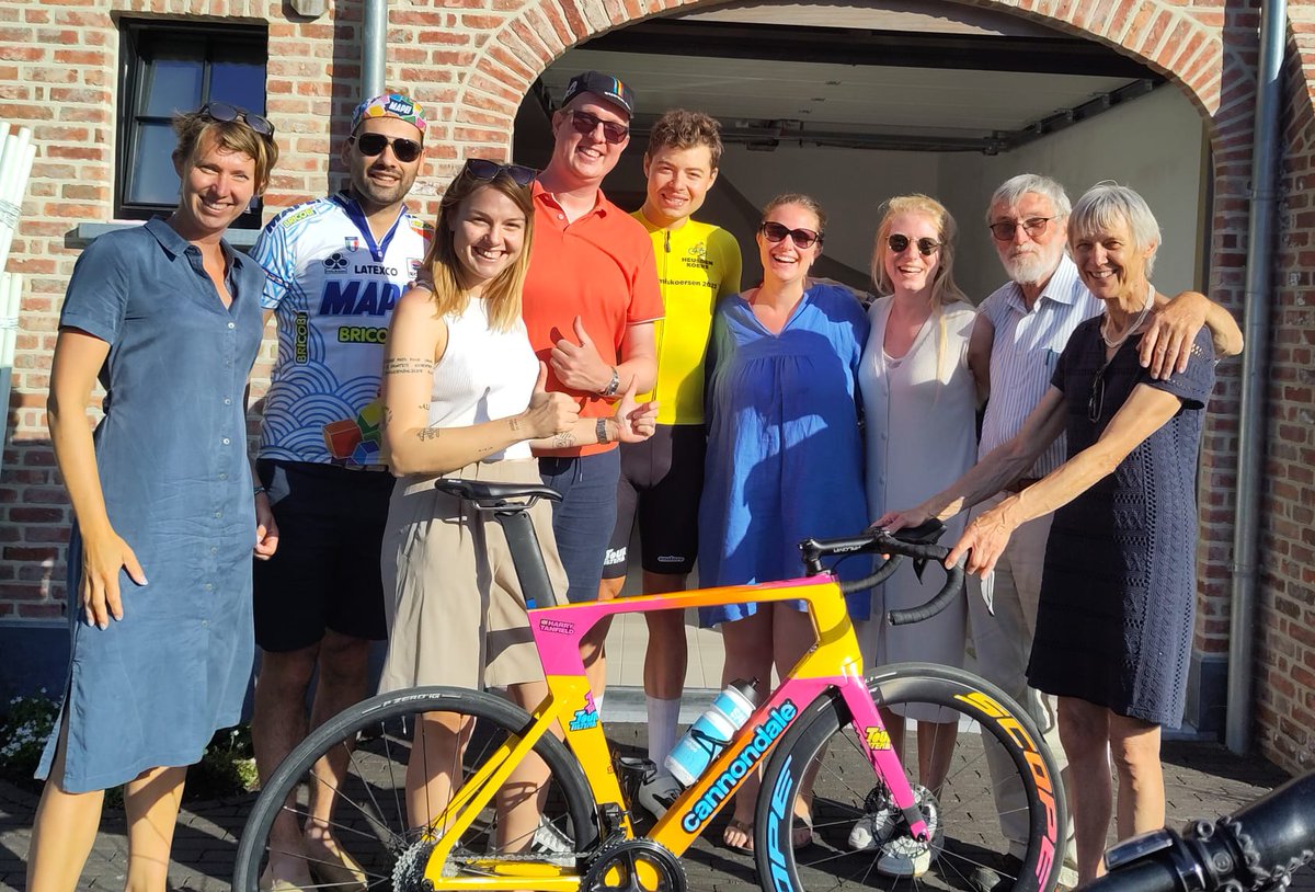 _BNNY's tweet photo. Na een bijzonder snelle, spannende en héérlijke zonnige @Heusdenkoers 2023 pakte de super sympathieke @Harrytanfield94 van @TourDeTietema zowaar voor onze neus zijn eerste wereldtitel! #vipdorpwouterweylandt #heusdenkoers

See ya next year Champ 🏆 https://t.co/uJ7uHpd0Ku