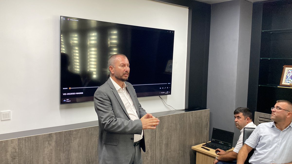 Yazıcı EGİOSB’yi ziyaret etti

AK Parti Genel Başkan Yardımcısı Hayati Yazıcı, Ezine Gıda İhtisas Organize Sanayi Bölgesi’ni (EGİOSB) ziyaret etti.

#Ezine #EzineGıdaİhtisasOrganizeSanayiBölgesi | #EGİSOB | #HayatiYazıcı | #AyhanGider | #AlperAltınok | #GürayYüksel | #NaimMakas