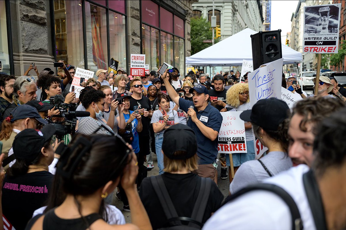 DGFound's tweet photo. We joined @dramatistsguild and a powerful assembly of writers at Wednesday’s Playwrights Picket to show support for @WGAEast and @sagaftra! 

We're here to help. DGF's Strike Relief Grant offers financial support for those Dramatists impacted. https://t.co/2s6EDVu2ks https://t.co/YvChK2BoOb