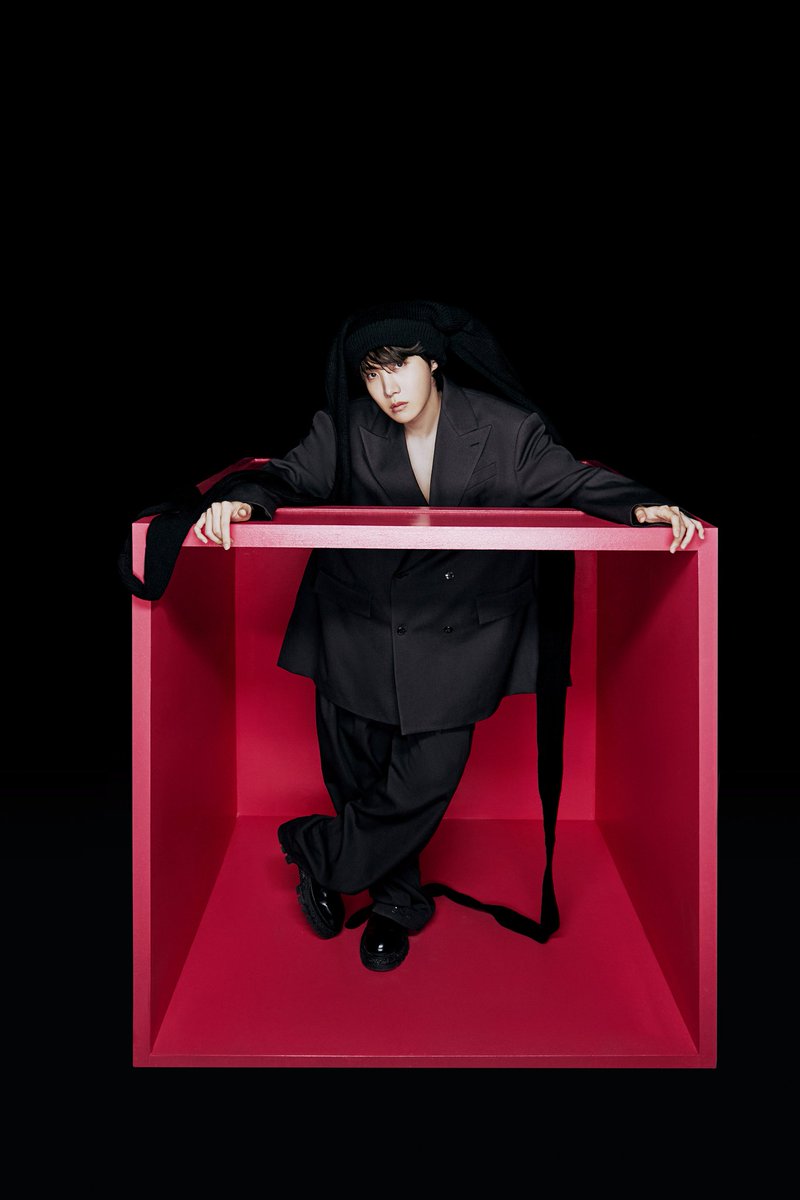 #JHOPE is officially a MILLION SELLER as a soloist.