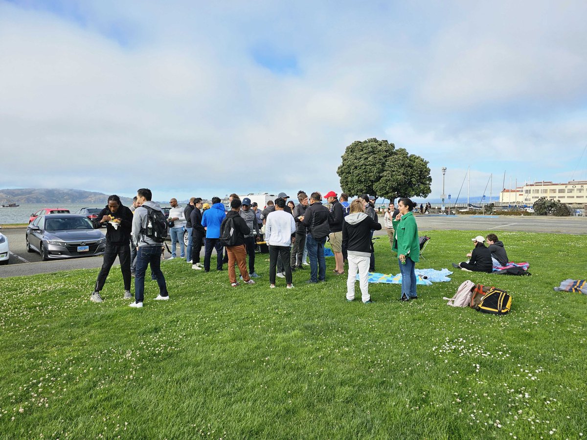 SamsungNext's tweet image. Thank you all so much for coming out to our BBQ with @fdotinc! 

We even piqued the interest of Karl the Fog 📷😁 
More to come!

And, while we're here, learn more about our upcoming hackathon 👀: nextgen.samsungnext.com
