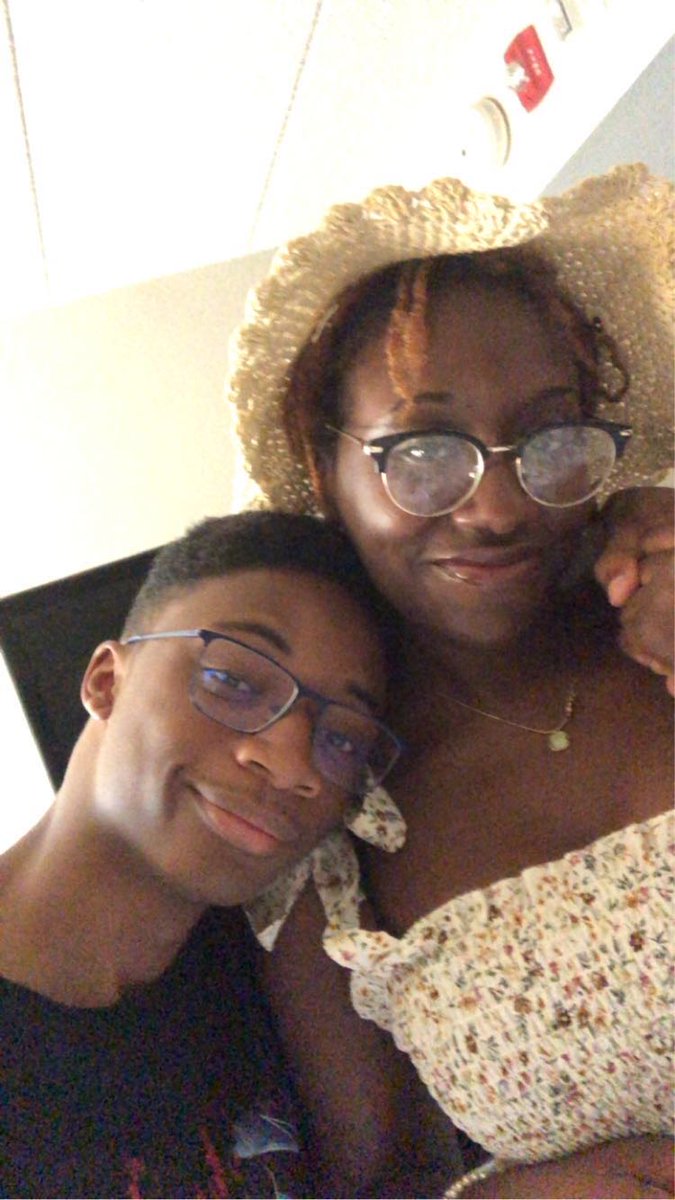 vercettes's tweet photo. celebrating 2 years of love, laughs, and apex with @speedyking081 ❤️

who knew we’d get this far lol https://t.co/lziOvFaVvk