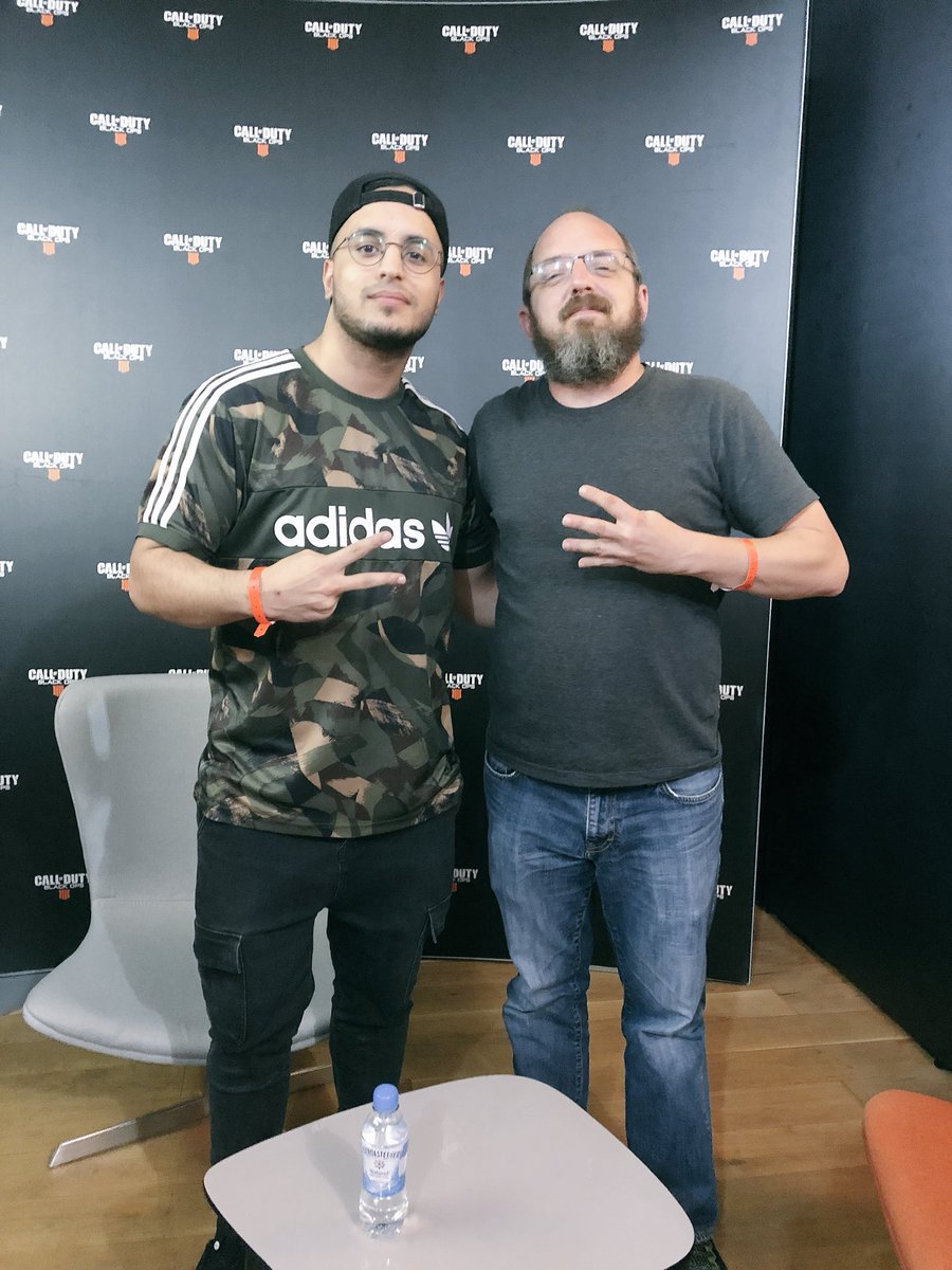 Einfach Vondy hört auf bei Treyarch 😭

Ohne ihn wäre Black Ops nicht, dass was es war. Eine Ära an die man sich so gerne erinnert. 

Thanks for everything <a href="/DavidVonderhaar/">Vahn</a> we as a CoD Dommunity will miss you. You‘re the true GOAT 🐐