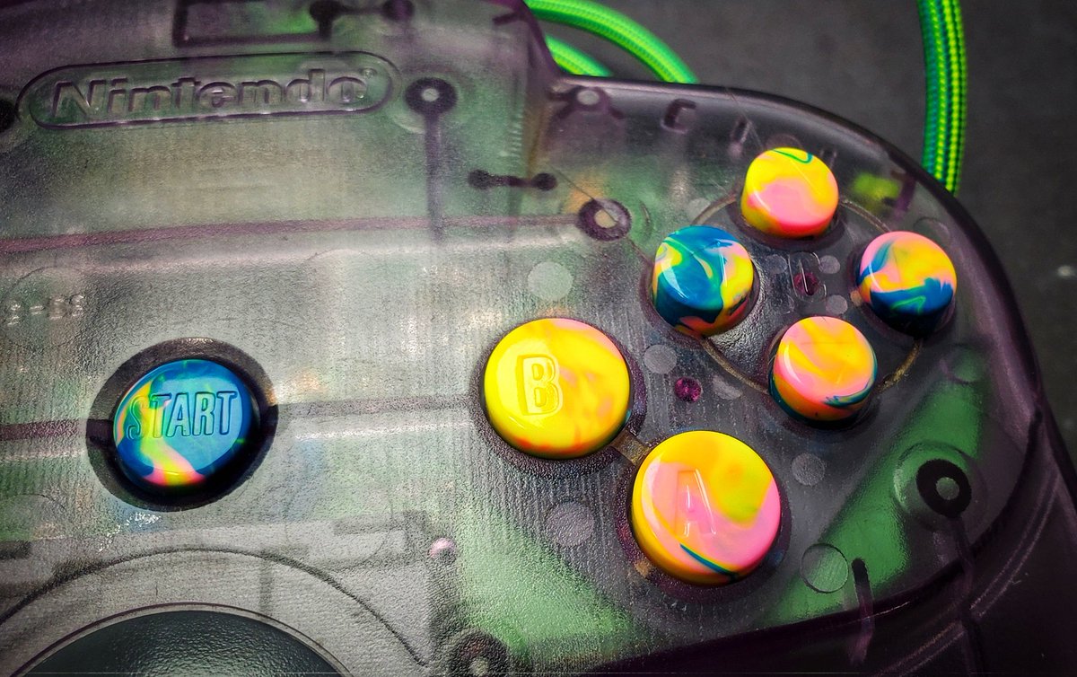 RockerGameMod's tweet image. 🚨🚨🚨 GIVEAWAY ALERT 🚨🚨🚨

N64 tactile R and L trigger mod is finally ready for release and to celebrate I'm giving away this ATOMIC PURPLE N64 controller ☣️

To Enter:
✅️ Like
✅️ Retweet
✅️ Follow

Winner chosen on 8/23, open worldwide, more deets below 👇