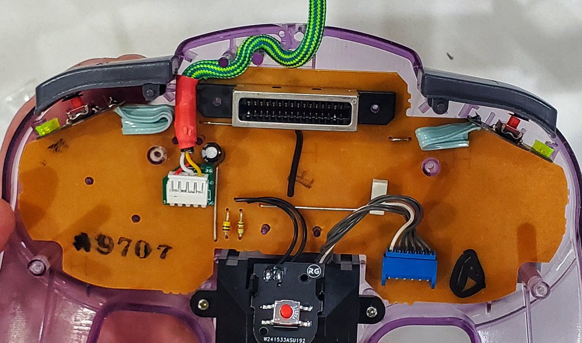 RockerGameMod's tweet image. 🚨🚨🚨 GIVEAWAY ALERT 🚨🚨🚨

N64 tactile R and L trigger mod is finally ready for release and to celebrate I'm giving away this ATOMIC PURPLE N64 controller ☣️

To Enter:
✅️ Like
✅️ Retweet
✅️ Follow

Winner chosen on 8/23, open worldwide, more deets below 👇