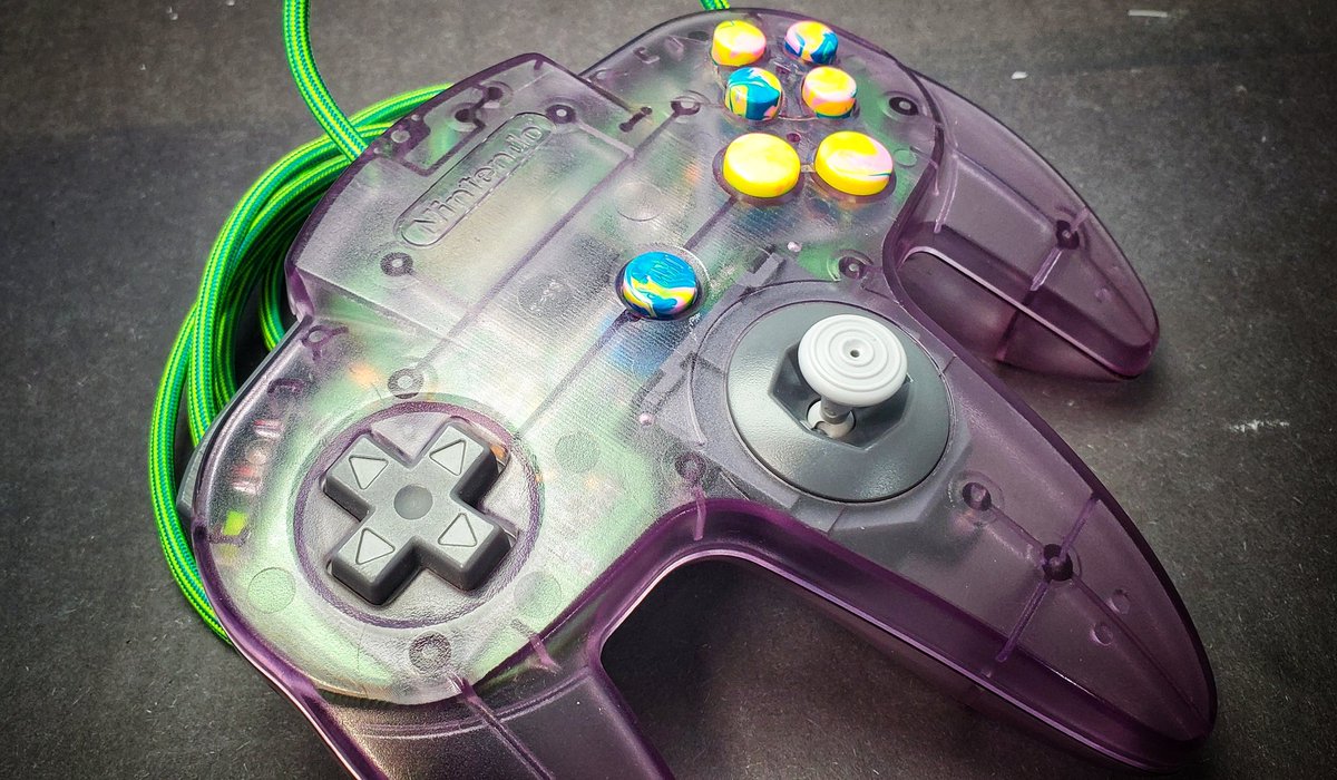 RockerGameMod's tweet image. 🚨🚨🚨 GIVEAWAY ALERT 🚨🚨🚨

N64 tactile R and L trigger mod is finally ready for release and to celebrate I'm giving away this ATOMIC PURPLE N64 controller ☣️

To Enter:
✅️ Like
✅️ Retweet
✅️ Follow

Winner chosen on 8/23, open worldwide, more deets below 👇