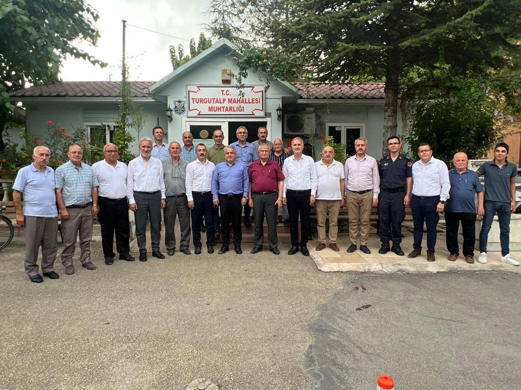 __erenarslan's tweet photo. Allah kabul etsin niyetlerinizi…

Turgutalp Mahalle Muhtarlığımız tarafından düzenlenen #aşure ikramına katıldık.

Bereketli olsun inşallah. https://t.co/Q3cmCpO9EM