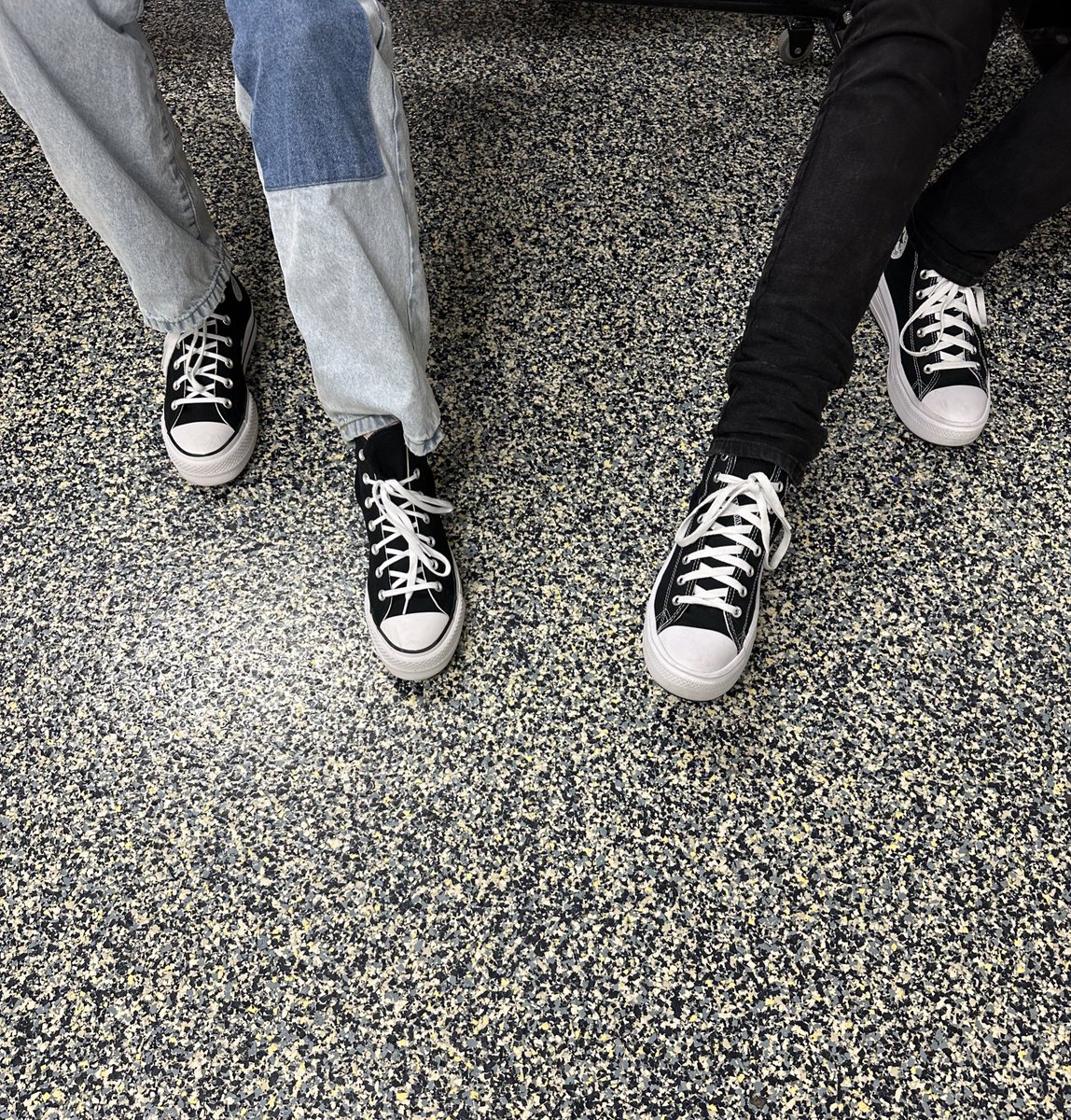OT_Counseling's tweet photo. Two 8th grade besties rockin’ some fresh Chuck Taylors at lunch! 
👉🏼 FUN FACT: You may or may not see @john_lynkk running around OT in a pair of Chucks at some point too! https://t.co/Ailrp6CLPz