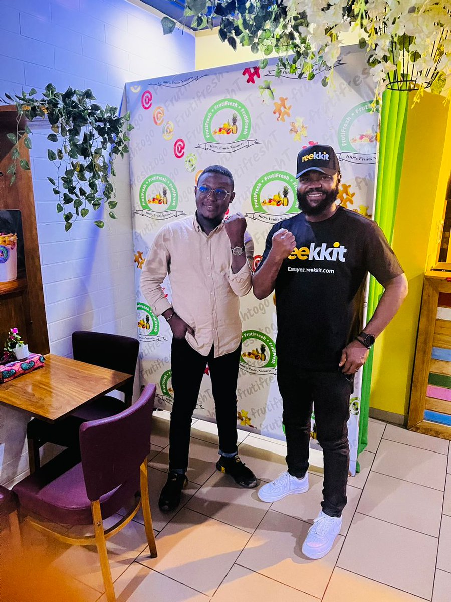 #thread
🔴DE FORTES CONNEXIONS ET SYNERGIES POUR UN GRAND IMPACT DURABLE EN AFRIQUE !!!

Le brillant inventeur &amp; entrepreneur béninois🇧🇯 <a href="/OdjradoRichard/">Richard G. ODJRADO</a>, de passage à Lomé, a rendu une visite spéciale à son frère🇹🇬 <a href="/KodjoOTOU/">Kodjo Aïd OTOU✨🇹🇬</a> dans les locaux de <a href="/edoleafrica/">Edole Africa Group</a>.👇🏿
1/6
#Togo #Team229