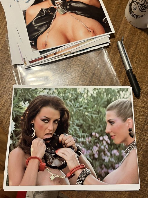 I&rsquo;m just signing some autographs today for movie fanz. Here is a flashback from boogie nights. Come see