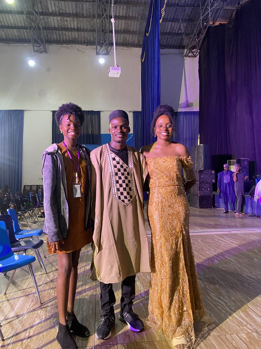 joyce_r3d's tweet photo. Day 5 @YWAPhq boothcamp Nigerian day. I didn’t get any pictures alone so I’ll be posting with friends 🥰
I think this was one of those days I was opportune to take pictures with other people ❣️@rohi_shaapera
#boothcampxvii #bcxvii #ywapbcxvii #youthcamp #abujacamp #nigerianyouth https://t.co/NSta5VILFp
